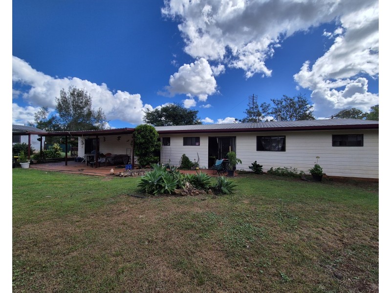 25 John Street, Blackbutt QLD 4306