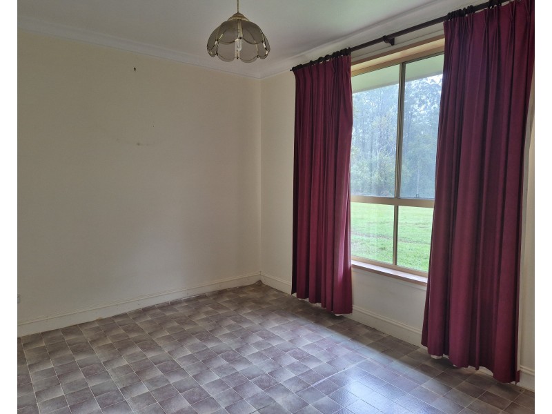 325  Crumpton Drive, Blackbutt North QLD 4306