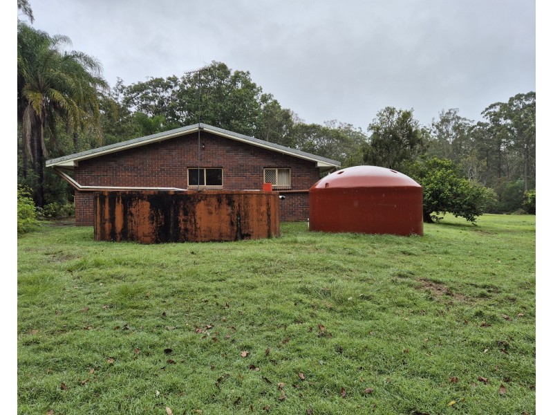 325  Crumpton Drive, Blackbutt North QLD 4306