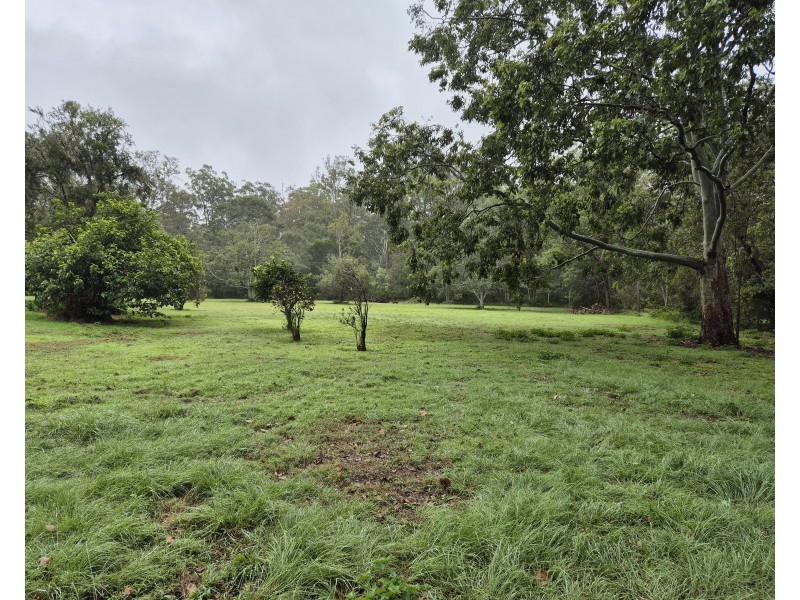 325  Crumpton Drive, Blackbutt North QLD 4306