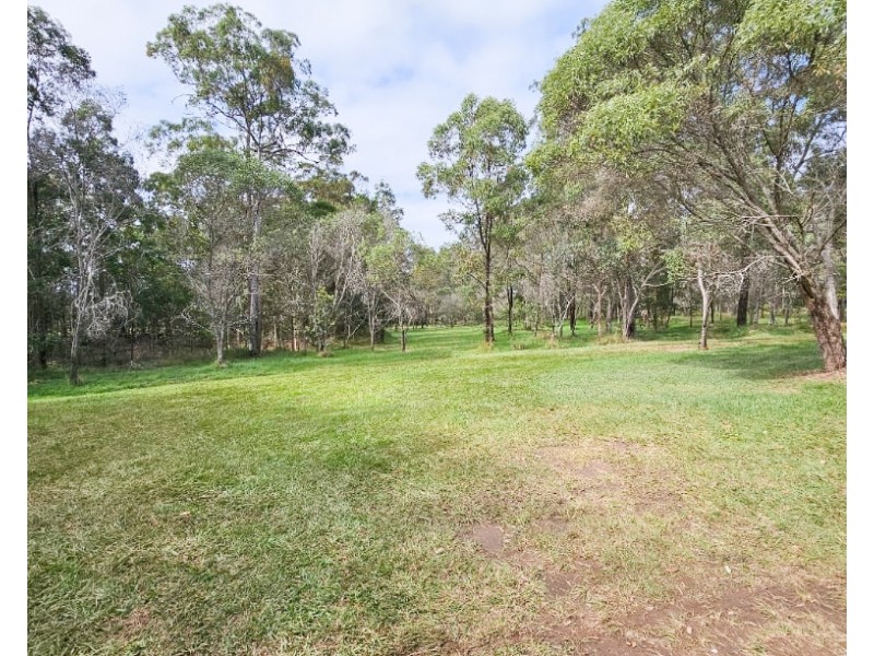 10278 D’Aguilar Highway, Blackbutt QLD 4306