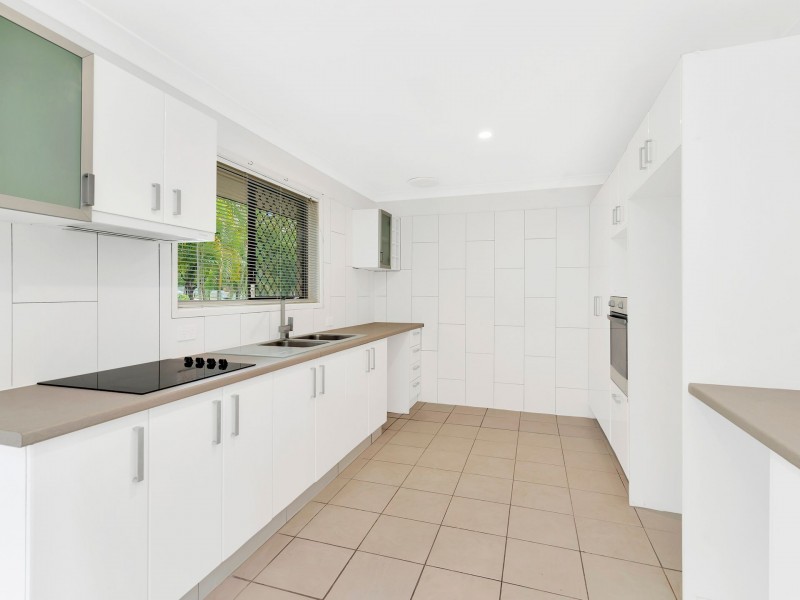 3 Tumbarumba Avenue, Ashmore QLD 4214
