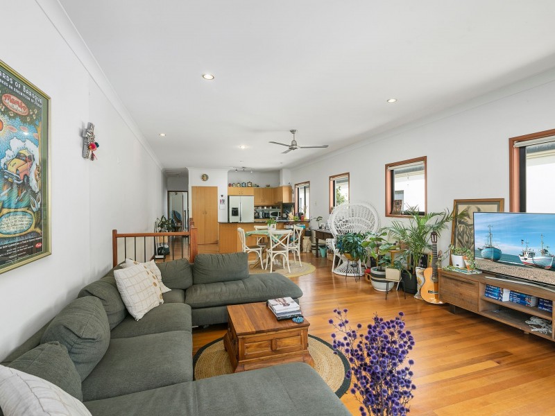 2/77 Laguna Avenue, Palm Beach QLD 4221