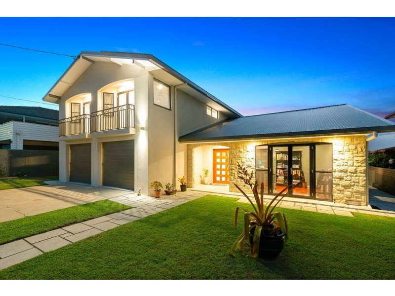 15 Seaview Parade, Elanora QLD 4221