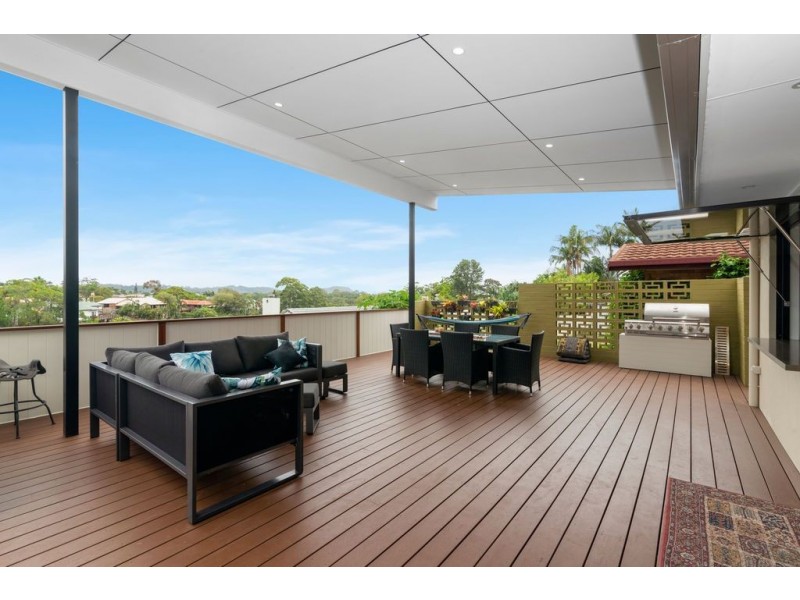 15 Seaview Parade, Elanora QLD 4221