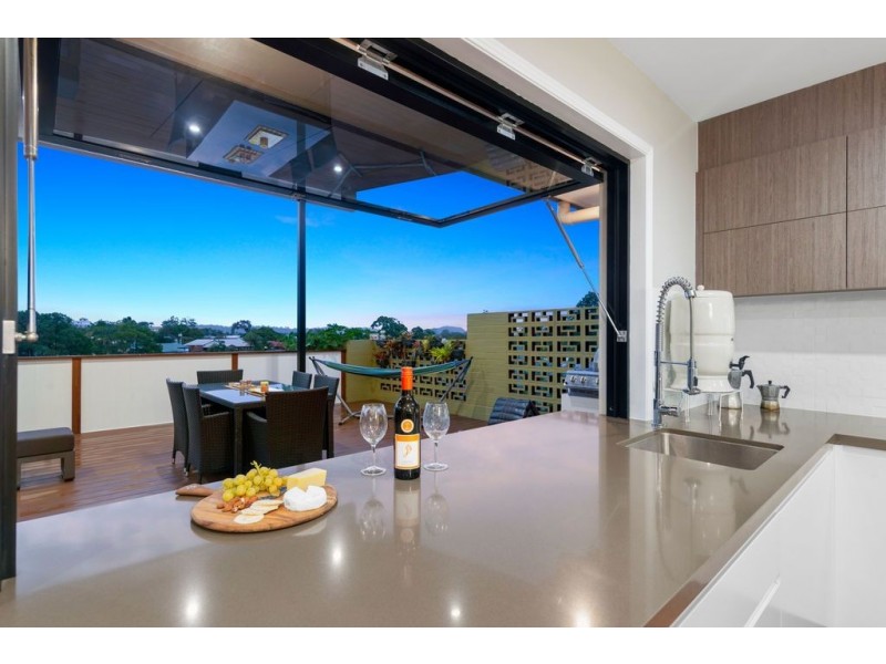 15 Seaview Parade, Elanora QLD 4221
