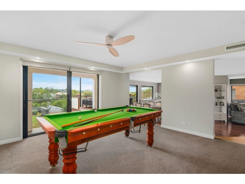 15 Seaview Parade, Elanora QLD 4221