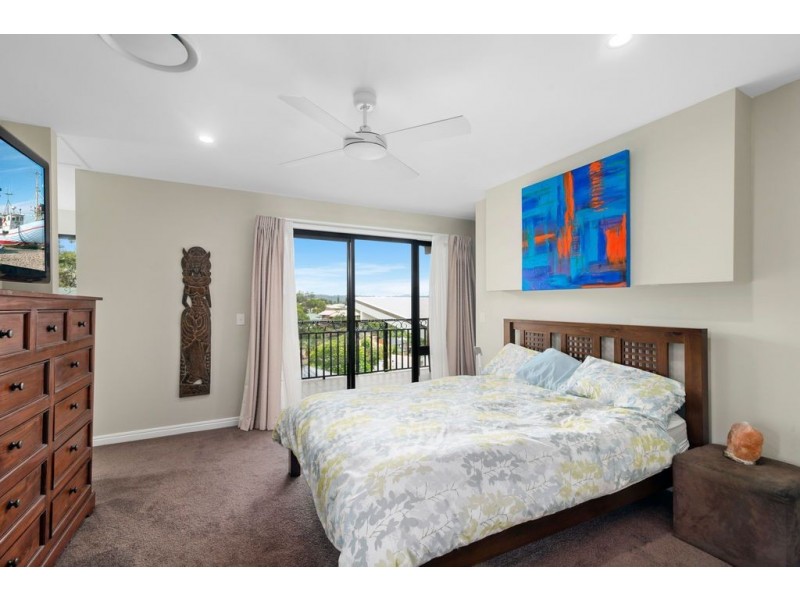 15 Seaview Parade, Elanora QLD 4221