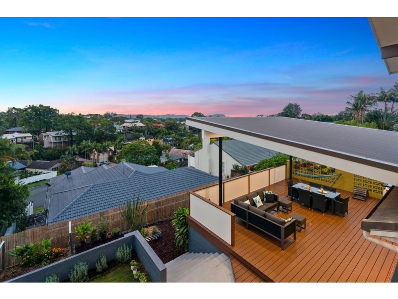 15 Seaview Parade, Elanora QLD 4221