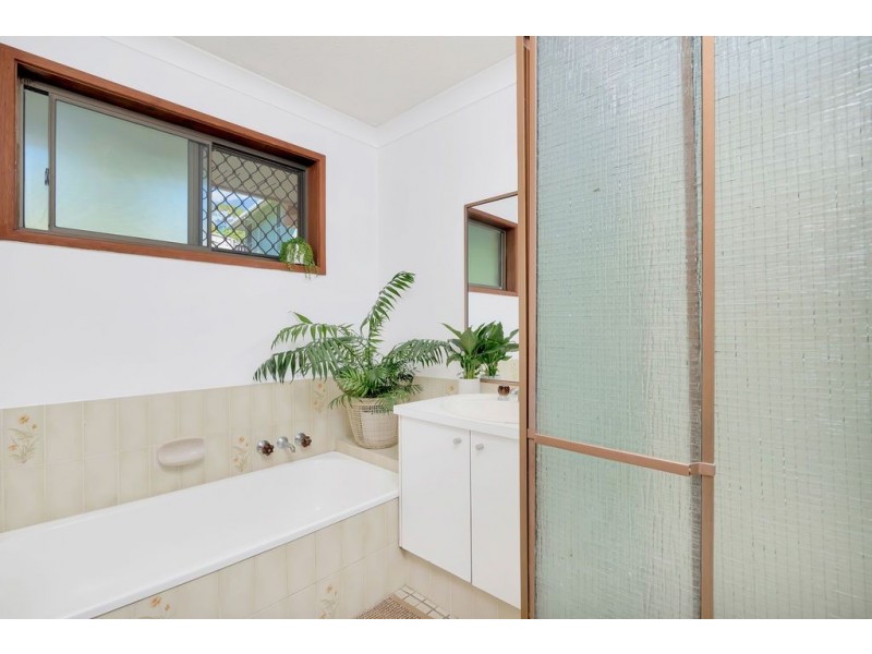 3 Dongara Close, Elanora QLD 4221
