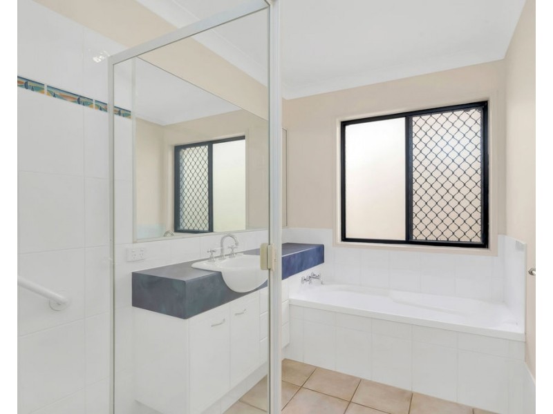 6 Numalla Court, Elanora QLD 4221