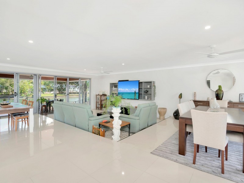 26 Headsail Court, Currumbin Waters QLD 4223