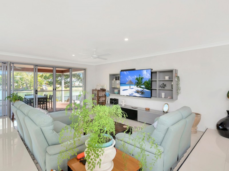 26 Headsail Court, Currumbin Waters QLD 4223