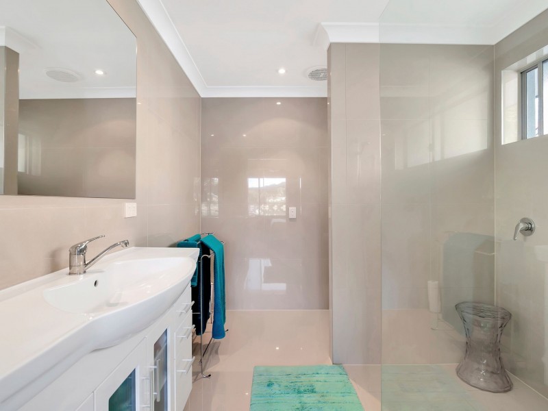 26 Headsail Court, Currumbin Waters QLD 4223