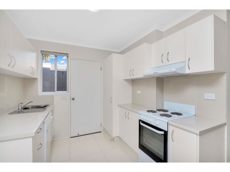 2/26 Twenty Seventh Avenue, Palm Beach QLD 4221