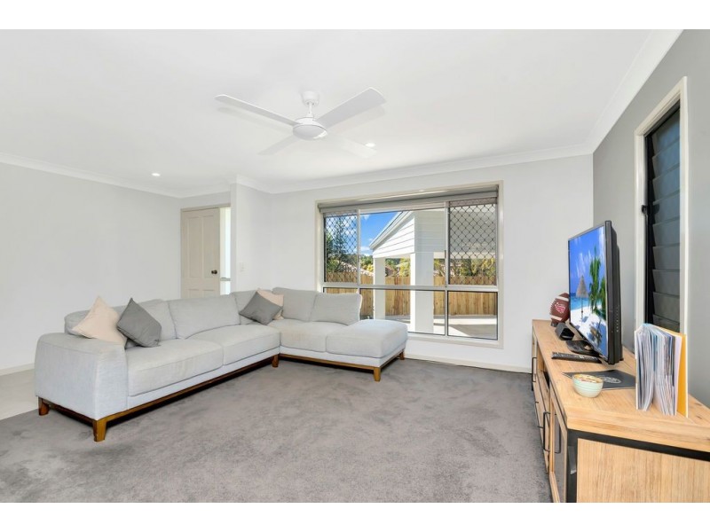 5 Swanbourne Way, Elanora QLD 4221