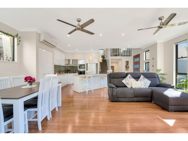 13a Wickepin Court, Elanora QLD 4221