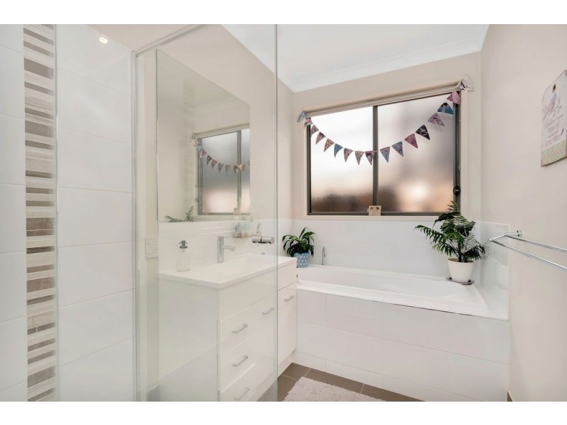 13a Wickepin Court, Elanora QLD 4221
