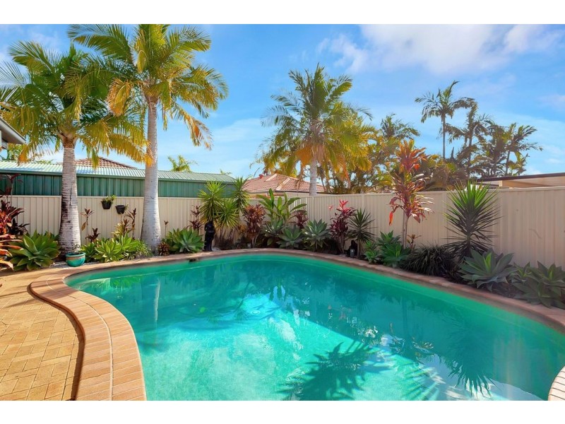 18 Gilchrist Drive, Currumbin Waters QLD 4223
