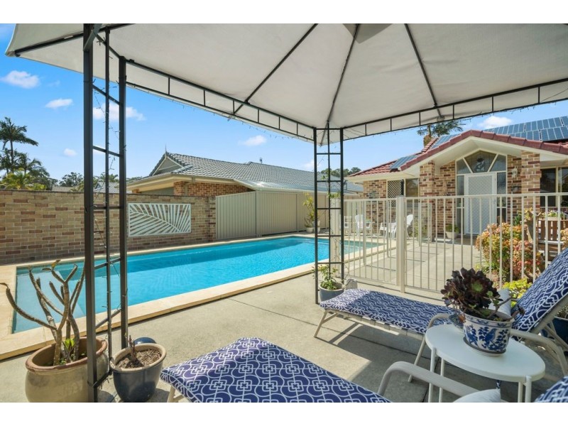 123 Bienvenue Drive, Currumbin Waters QLD 4223