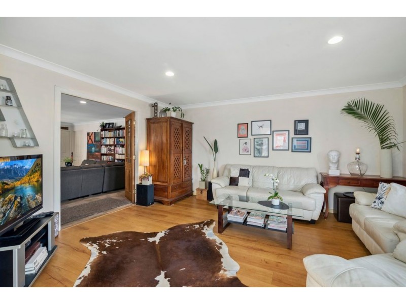 123 Bienvenue Drive, Currumbin Waters QLD 4223