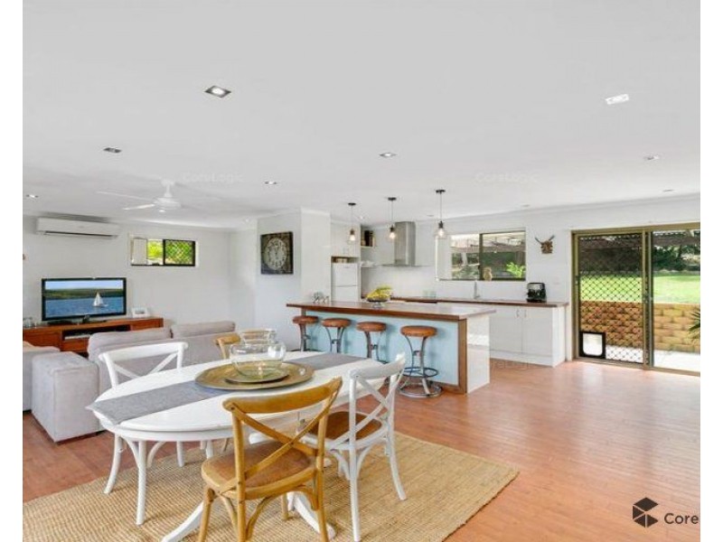 12 Guthrie Parade, Carrara QLD 4211