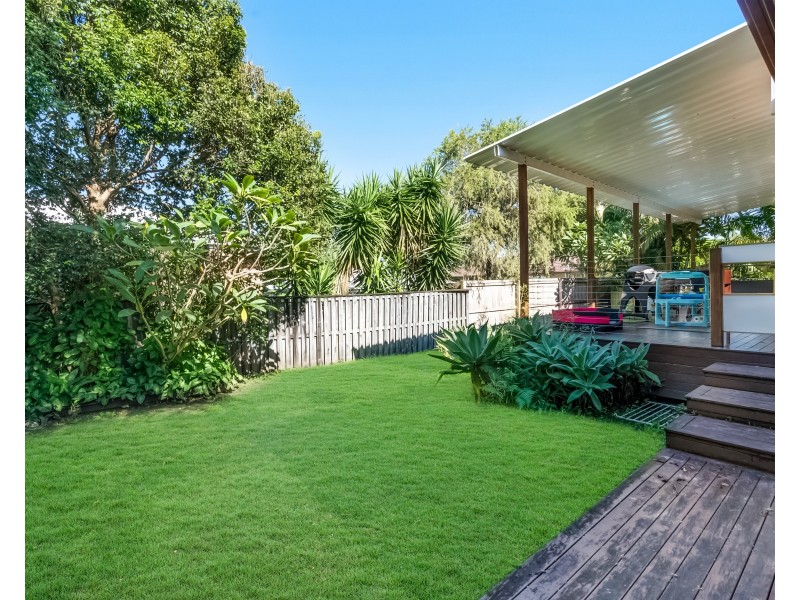 8 Daphne Court, Elanora QLD 4221
