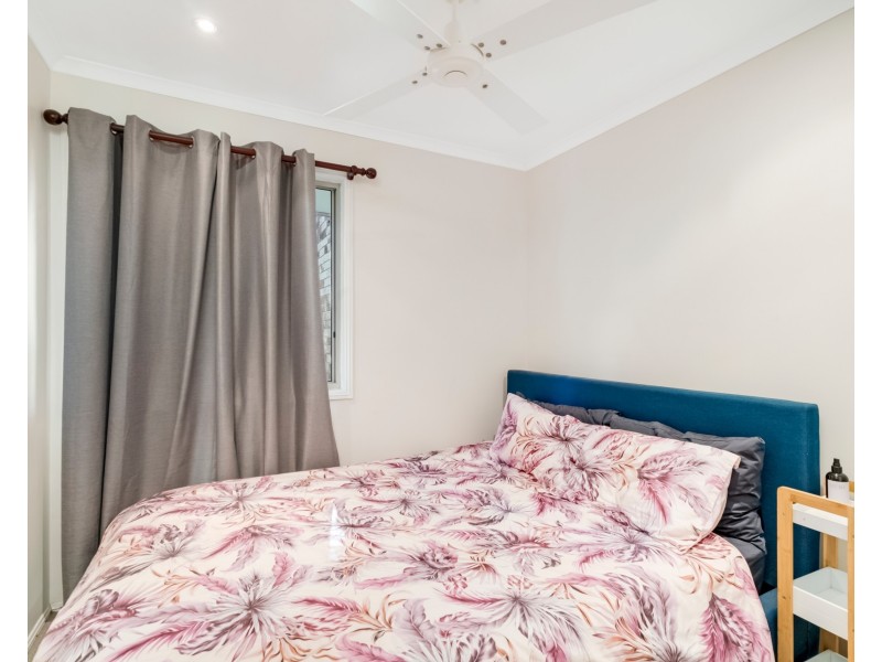 8 Daphne Court, Elanora QLD 4221