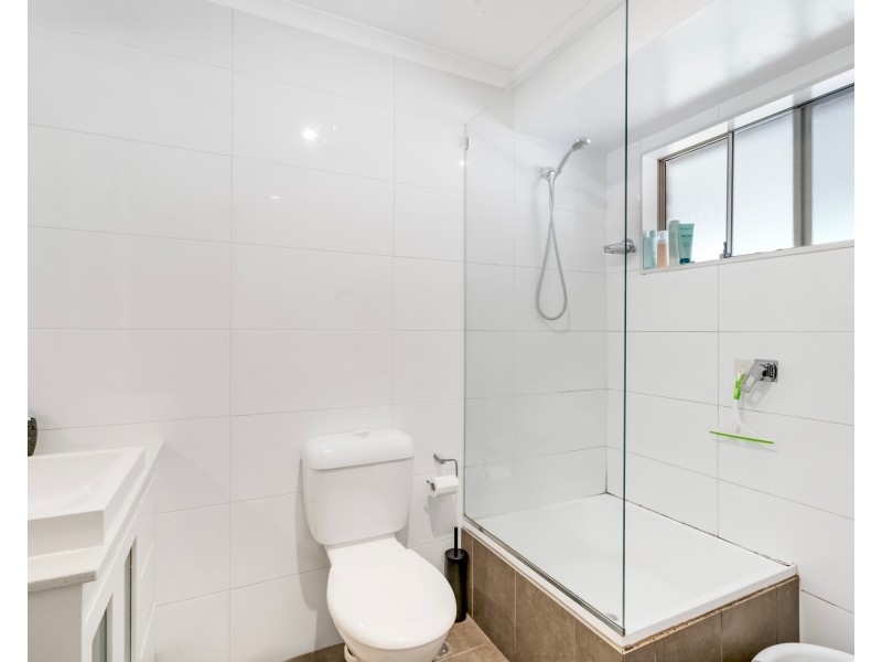 8 Daphne Court, Elanora QLD 4221