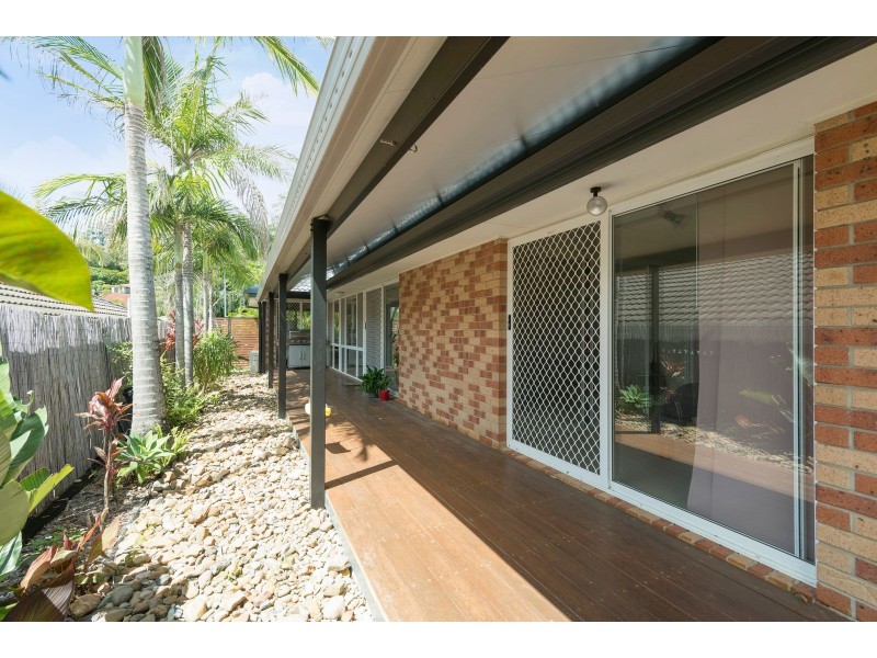 15 Banksiadale Close, Elanora QLD 4221