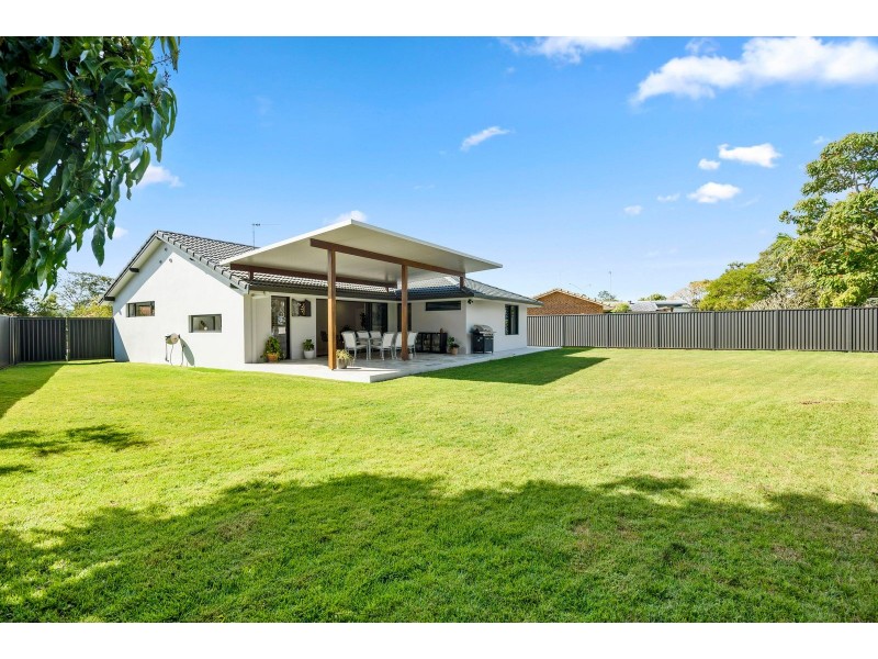 24 Japonica Drive, Palm Beach QLD 4221