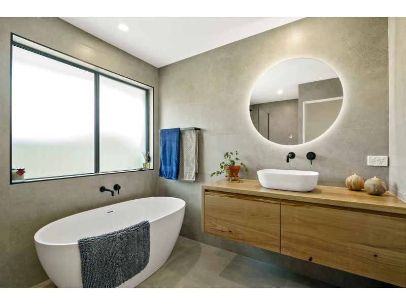 24 Japonica Drive, Palm Beach QLD 4221