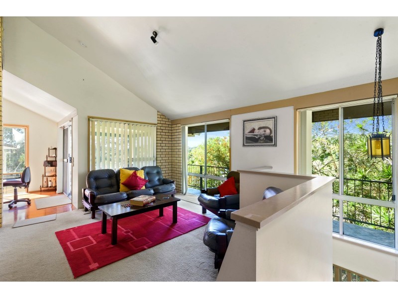 24 Hoffschildt Drive, Currumbin Waters QLD 4223