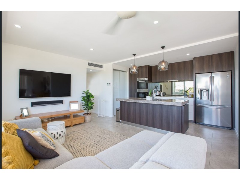 306/30 Brighton Parade, Southport QLD 4215