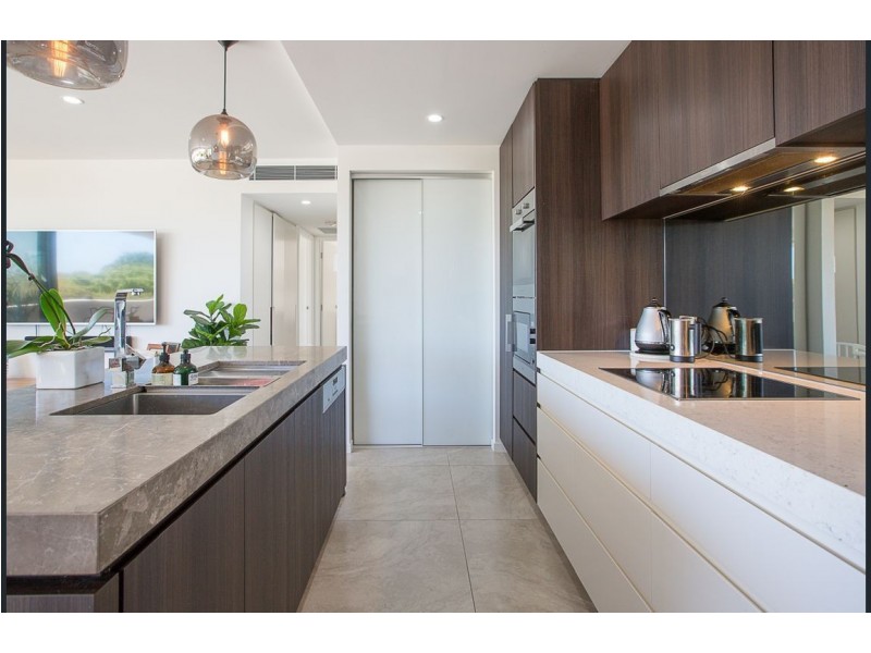 306/30 Brighton Parade, Southport QLD 4215