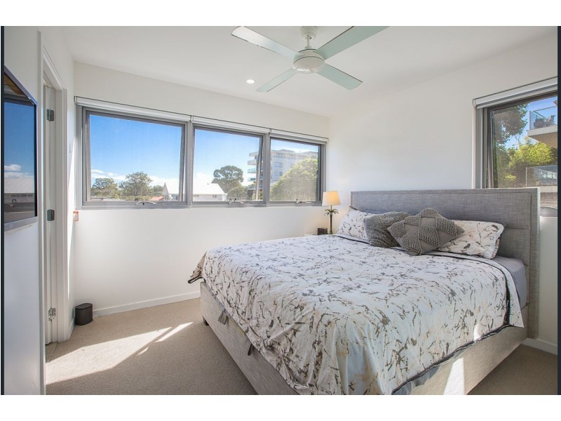 306/30 Brighton Parade, Southport QLD 4215