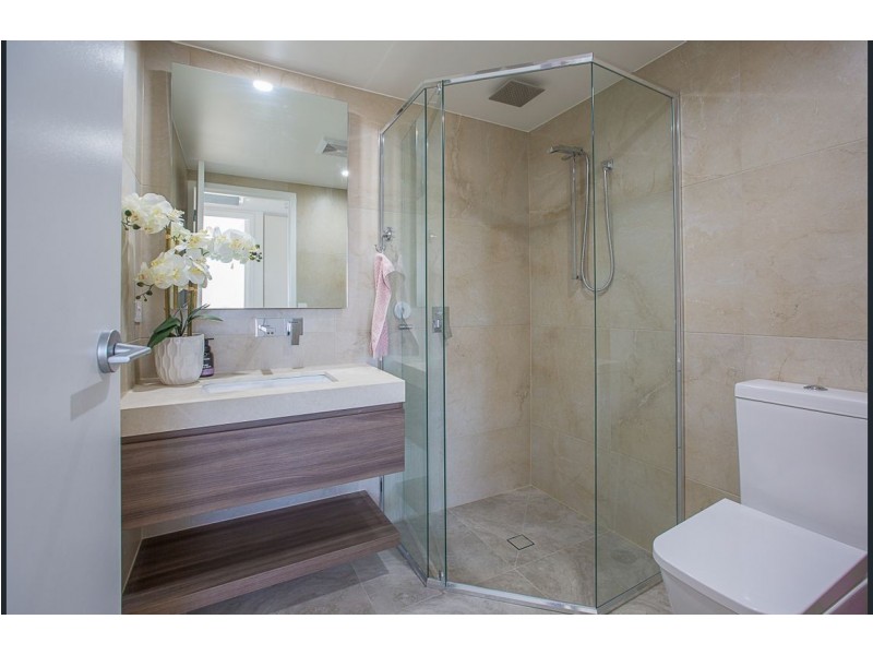 306/30 Brighton Parade, Southport QLD 4215