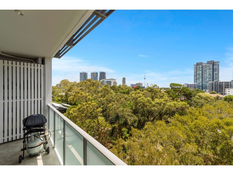 805/30 Brighton Parade, Southport QLD 4215
