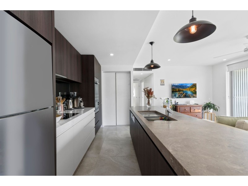 805/30 Brighton Parade, Southport QLD 4215