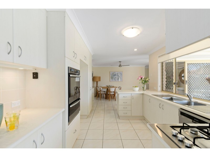 30 Bergamont Street, Elanora QLD 4221