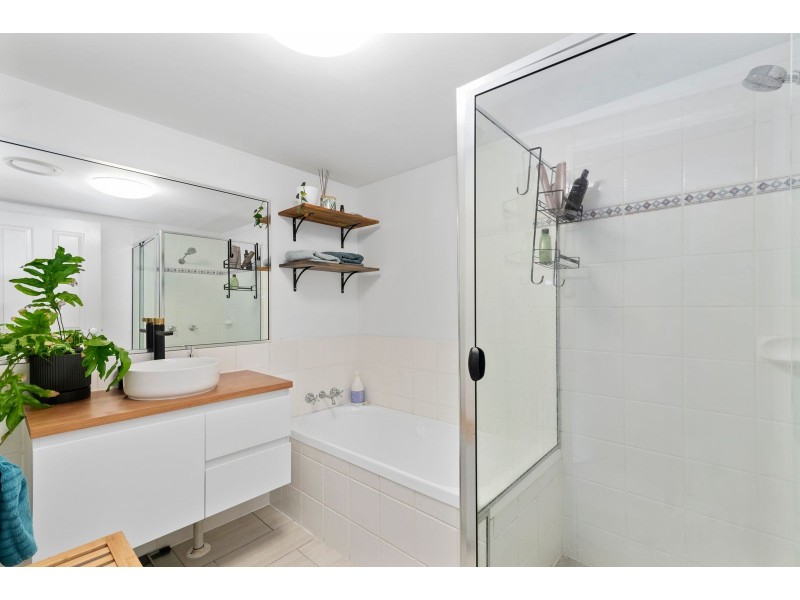 11/1064 Gold Coast Highway, Palm Beach QLD 4221