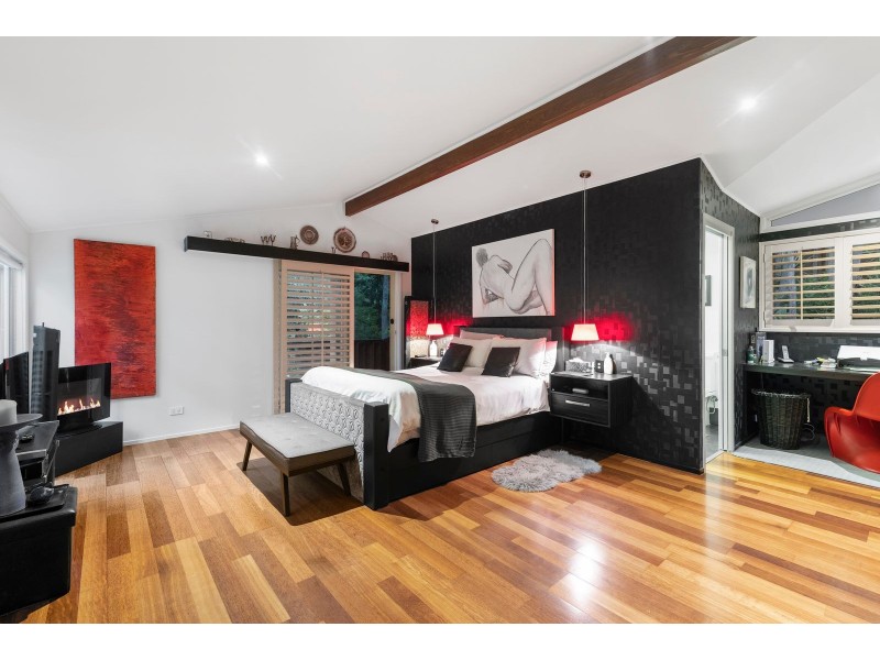 29 Calcita Avenue, Elanora QLD 4221