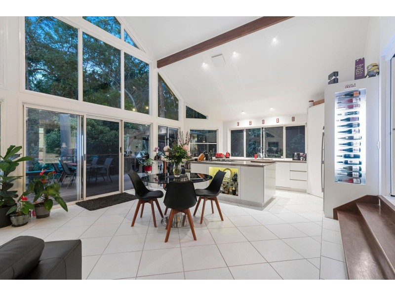 29 Calcita Avenue, Elanora QLD 4221