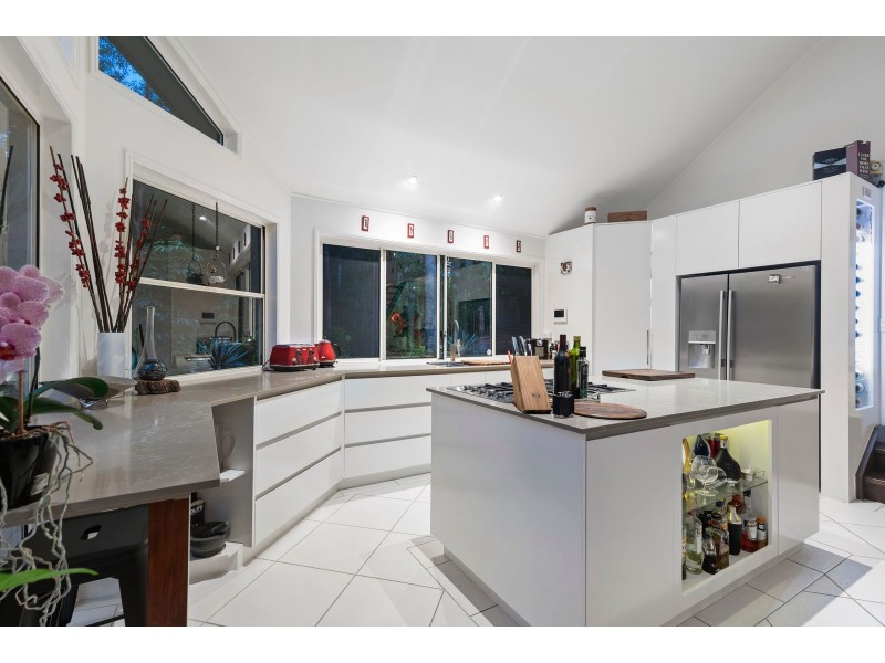 29 Calcita Avenue, Elanora QLD 4221