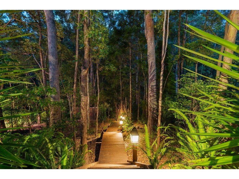 29 Calcita Avenue, Elanora QLD 4221