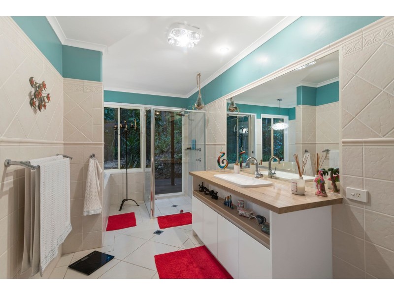 29 Calcita Avenue, Elanora QLD 4221