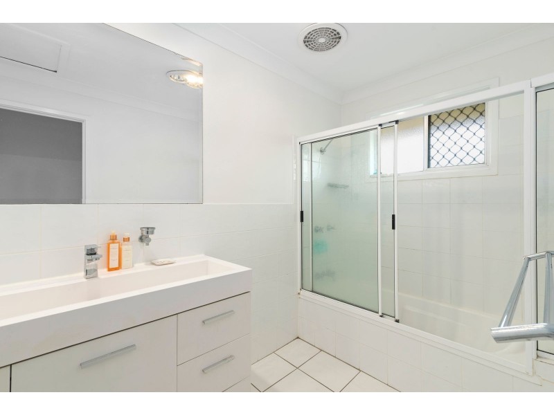 4/6 Mawarra Street, Palm Beach QLD 4221