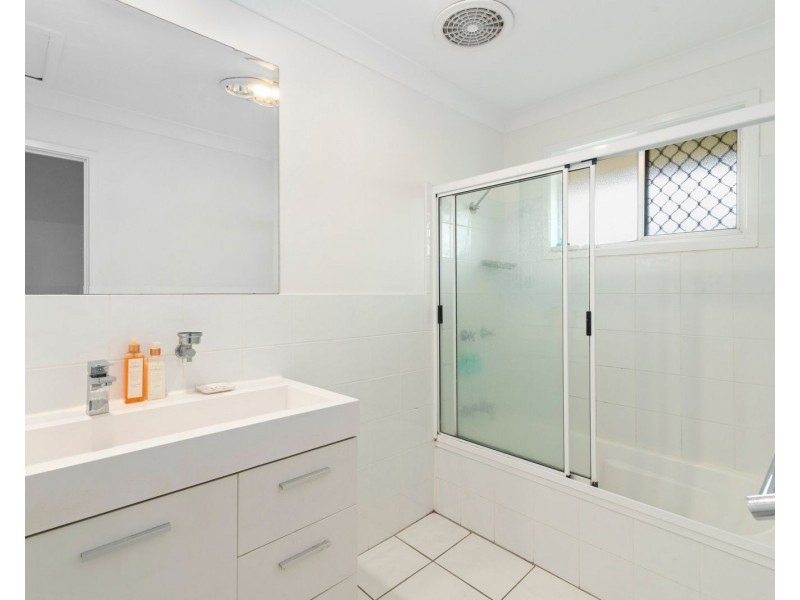 4/6 Mawarra Street, Palm Beach QLD 4221