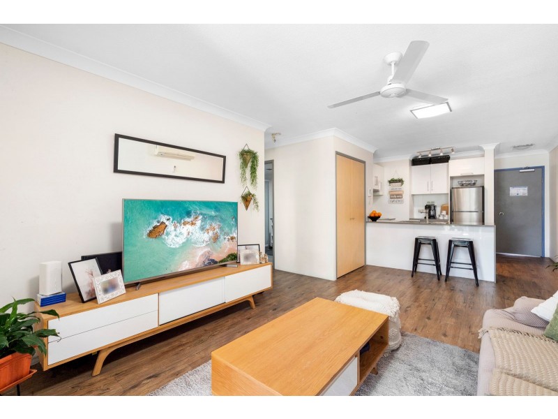 18/22 – 26 Anne Avenue, Broadbeach QLD 4218