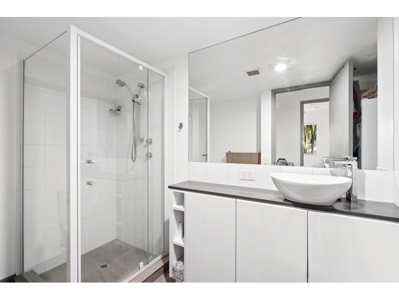 18/22 – 26 Anne Avenue, Broadbeach QLD 4218